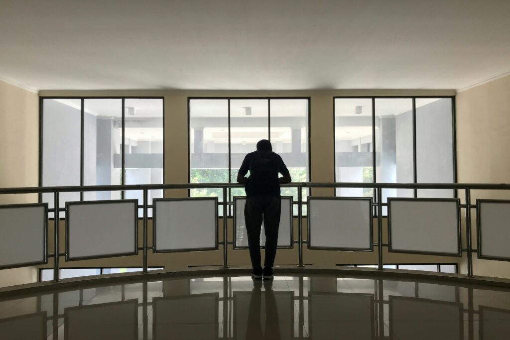 Licenciements économiques suite à un plan de cession en redressement judiciaire : procédure en 18 étapes - offres de reprise, catégories professionnelles, CSE, PSE, salariés protégés, AGS